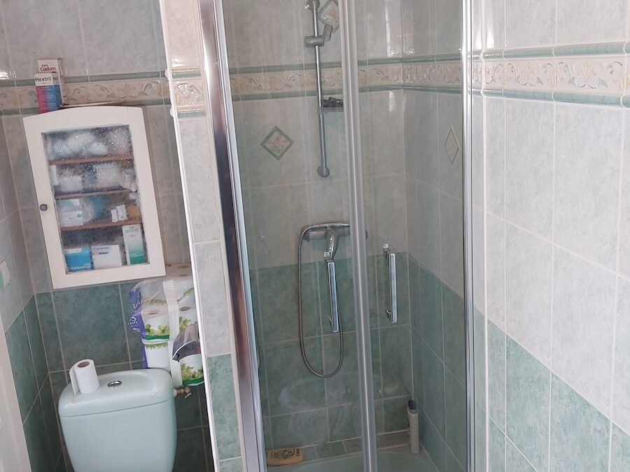 Fourniture & Pose d&rsquo;une Porte de Douche à Battants
